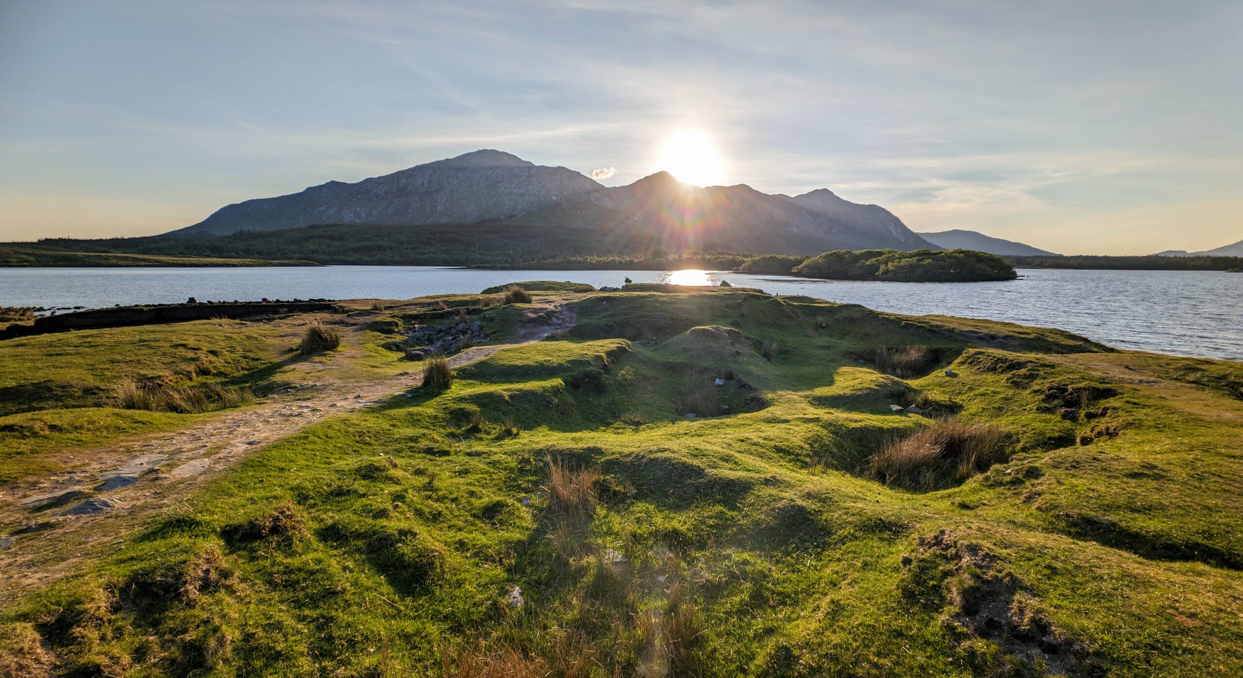 vecteezy_lough-inagh-connemara-national-park-county-galway_45959567