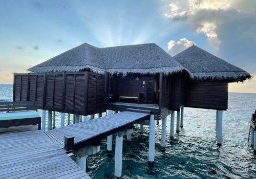 wooden-jetty-luxury-resort-baa-atoll-maldives_505751-5723